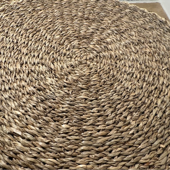 Set of Woven Round Placemats - Picture 2 of 2